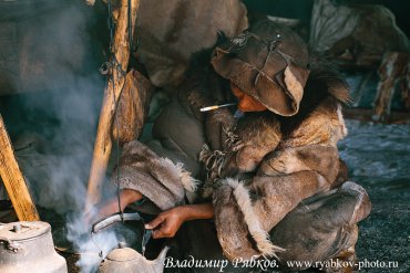 ЧУКОТКА. ЧУМРАБОТНИЦА В ЯРАНГЕ — Центральная Чукотка — фотограф Владимир Рябков